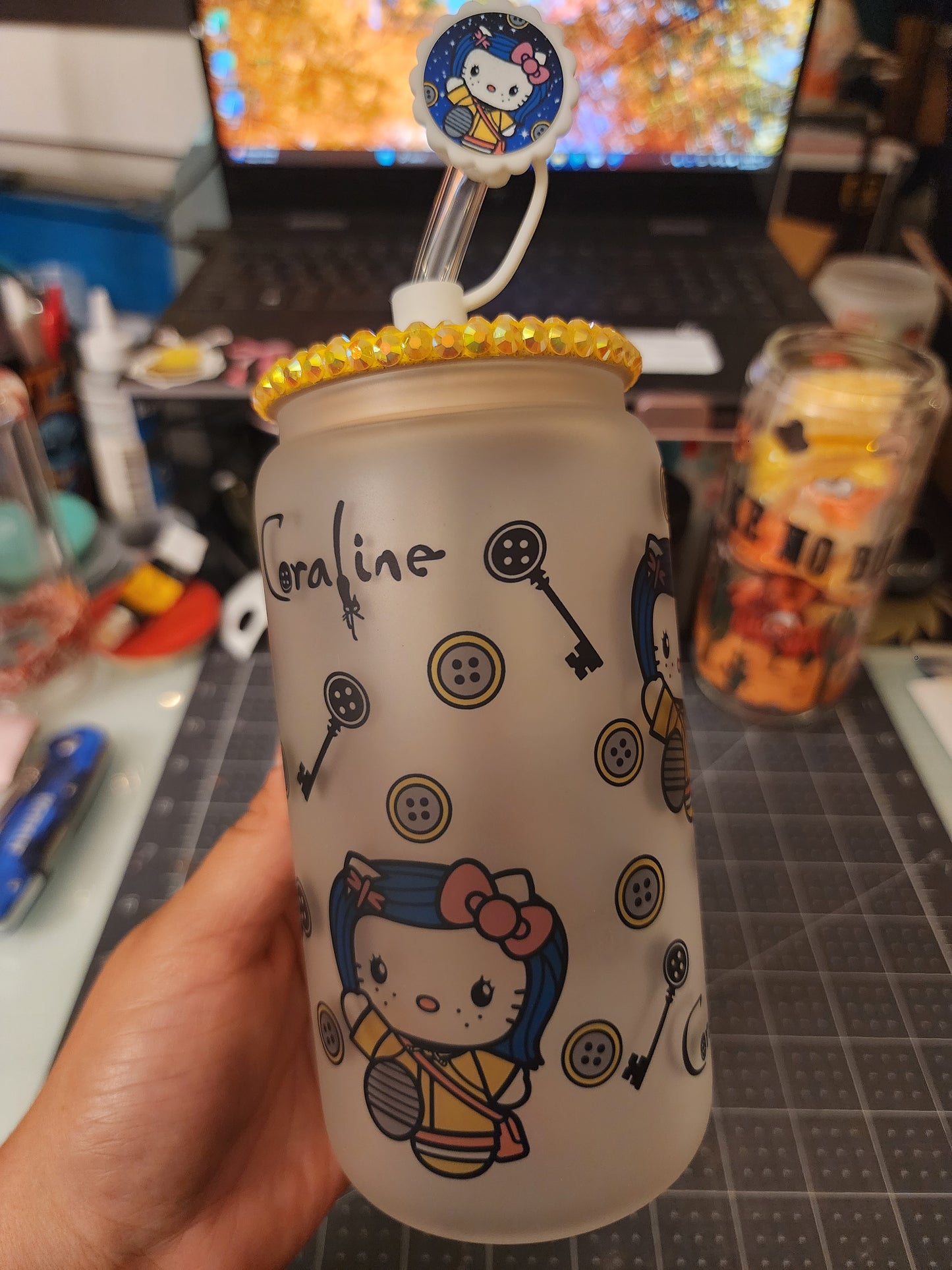 HK Coraline 16 Oz Frosted Glass