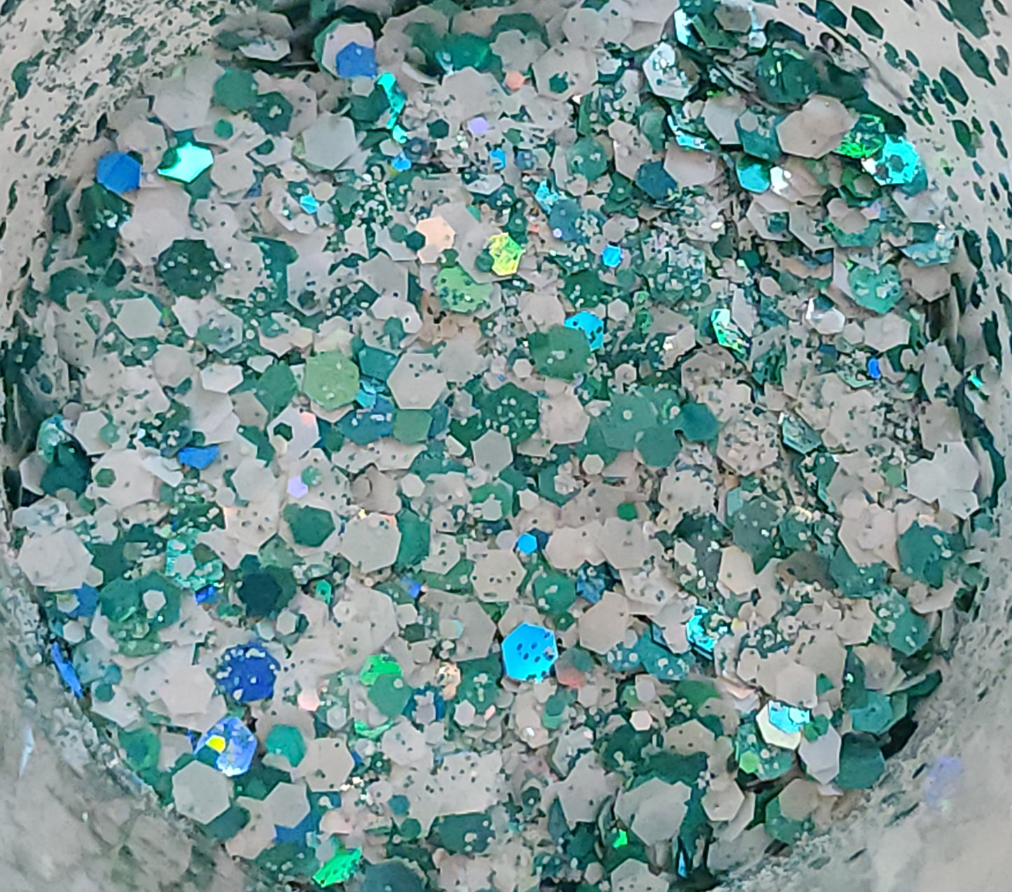 Glitter-Chunky Holographic