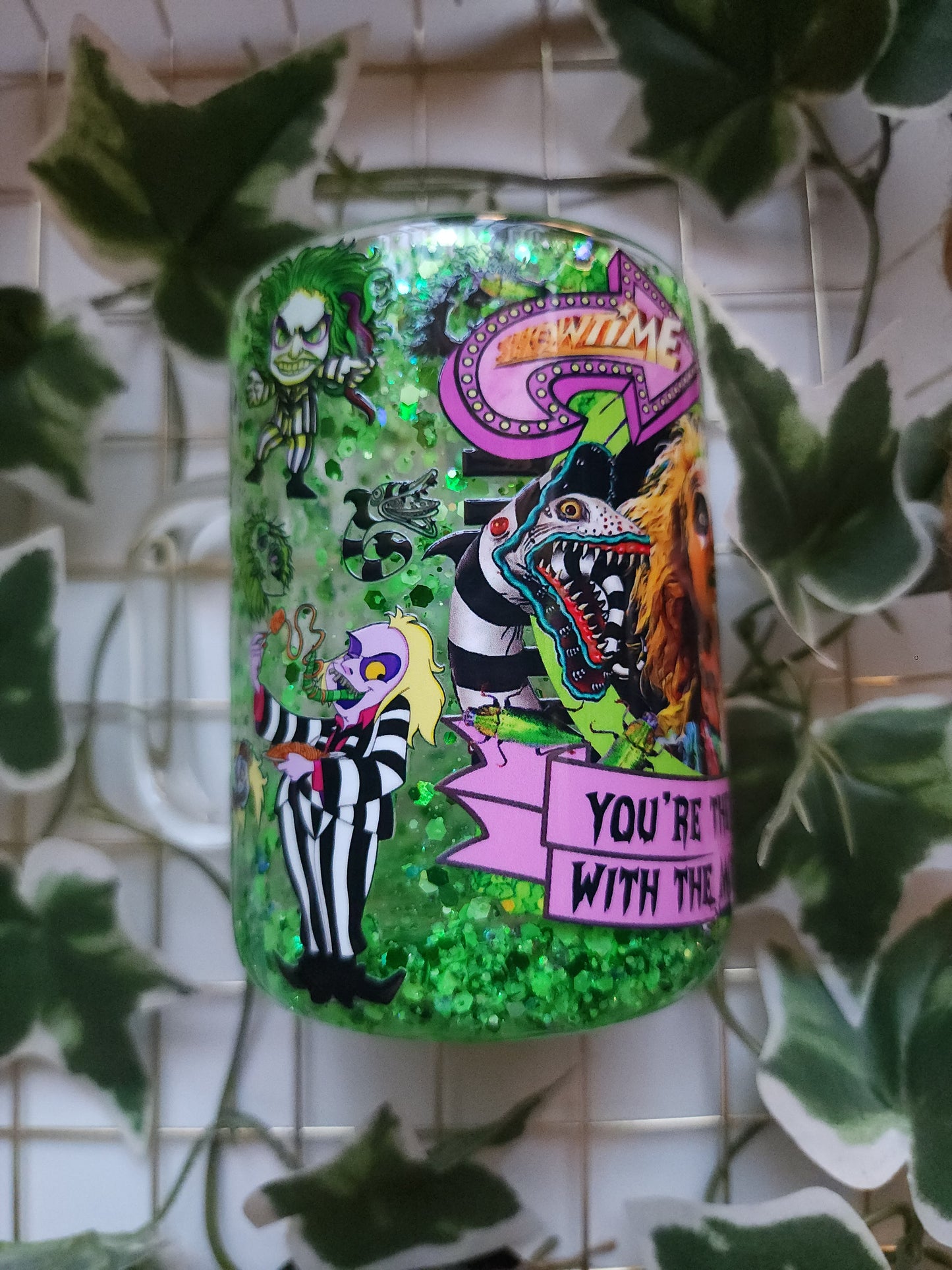 BEETLEJUICE SNOWGLOBE 15 OZ MUG SPARKLY LID